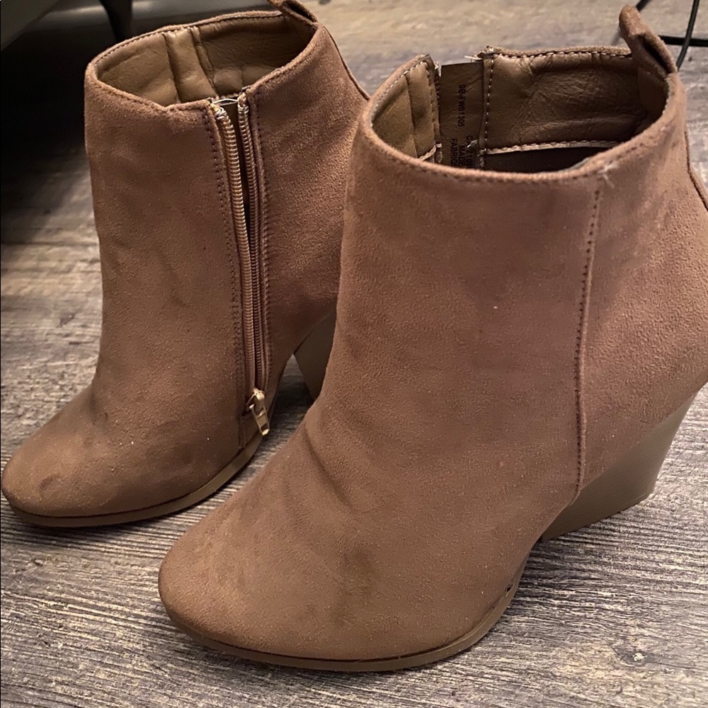 Suede boot heels